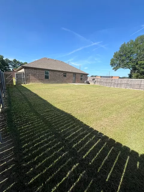 Exterior - 2718 Monroe St, Commerce, TX 75428 photo 2 of 2