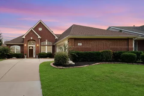 6873 Cape Cod Dr, Grand Prairie, TX 75054