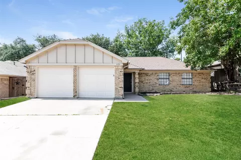 5721 Springtide Dr, Fort Worth, TX 76135