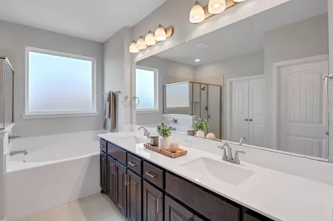 Bath - 2001 Proteus Dr, Haslet, TX 76052 photo 2 of 5