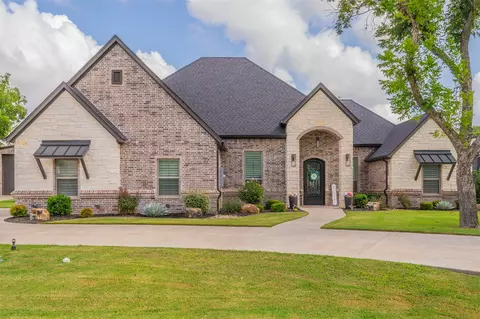 3005 Skyhawk Dr, Granbury, TX 76049