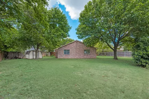 1506 Las Pinas Ct, Dallas, TX 75211