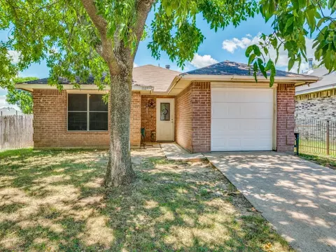 1527 Marion Dr, Dallas, TX 75211