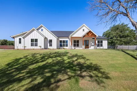 7800 Prairie Creek Ln, Tolar, TX 76476