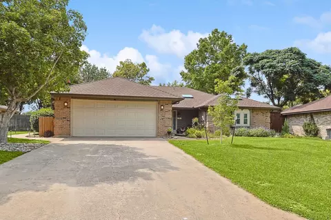 9 Llano Dr, Trophy Club, TX 76262