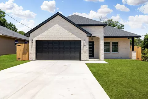 2031 Langston St, Fort Worth, TX 76105