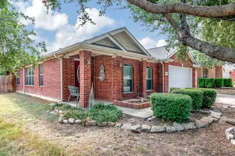 1044 Aviary, Aubrey, TX 76227