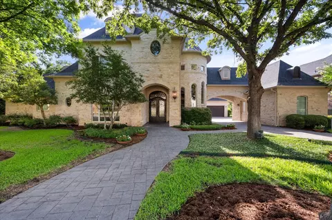 7203 Riverbrook Ct, Arlington, TX 76001