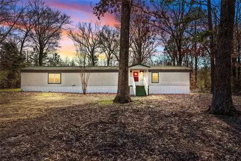 7999 Teal Glen Dr, Mooringsport, LA 71060