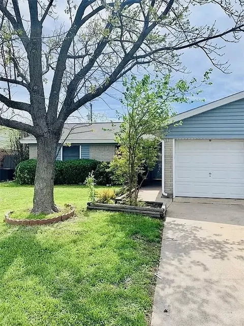 7605 Walnuthill Ct, Watauga, TX 76148
