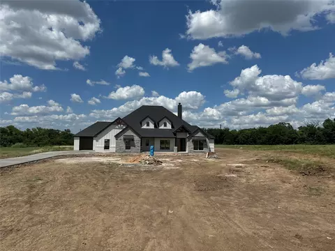 2028 Carrie Ct, Weatherford, TX 76088
