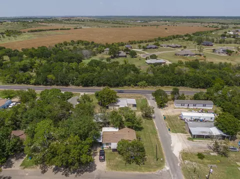 301 W 5th 2 St, Maypearl, TX 76064