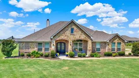 115 Colt St, Van Alstyne, TX 75495