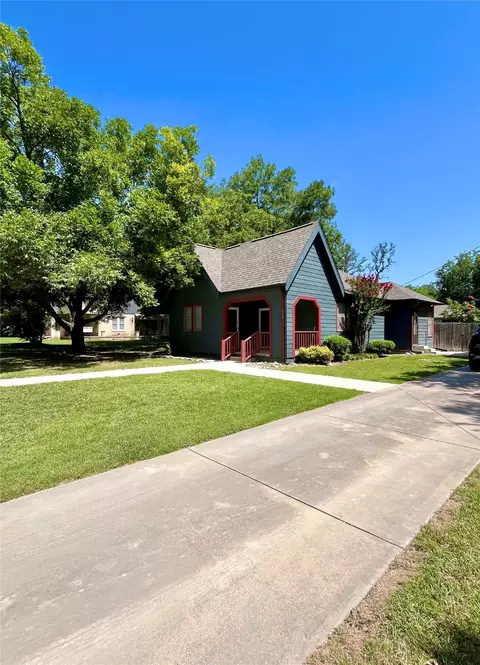 409 W Henry St, Hamilton, TX 76531