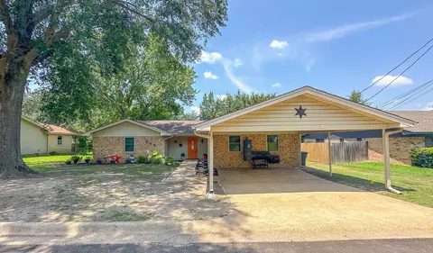 504 Meadowbrook St, Mineola, TX 75773