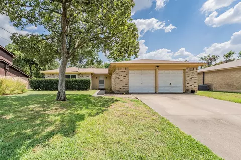 5112 Bonneville Dr, Arlington, TX 76016