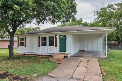 203 W Young St, Howe, TX 75459