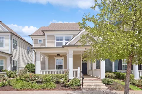 746 E Main St, Coppell, TX 75019 photo 2