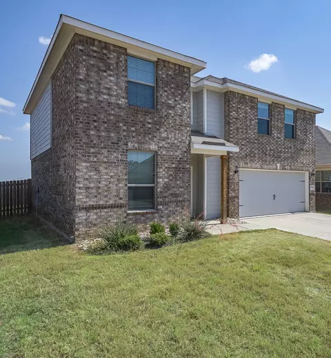 7525 Pleasant Oaks St, Fort Worth, TX 76120