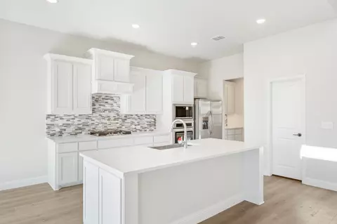 Kitchen - 809 Split Oak Ln, Anna, TX 75409 photo 2 of 2