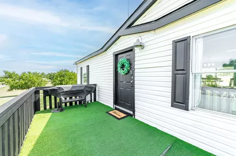 627 Coyote Trl, Rhome, TX 76078