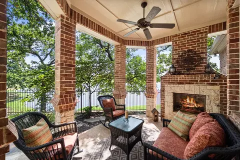 1806 Pintail Pkwy, Euless, TX 76039