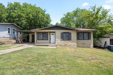 1717 Meadowlark Ln, Denison, TX 75020