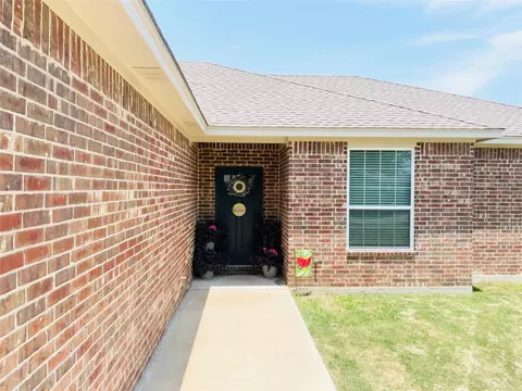 402 Colony St, Eastland, TX 76448