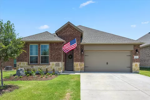 3416 Brady Starr Dr, Aubrey, TX 76227