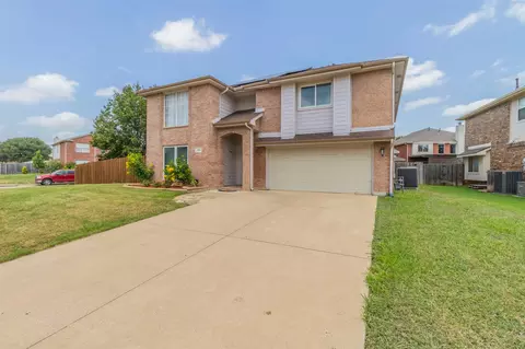 700 Cardinal Dr, Saginaw, TX 76131