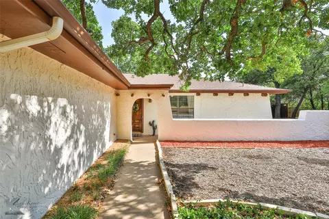 2225 Castle Dr, Clyde, TX 79510