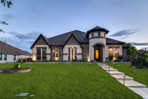 1025 Devonshire Dr S, Forney, TX 75126