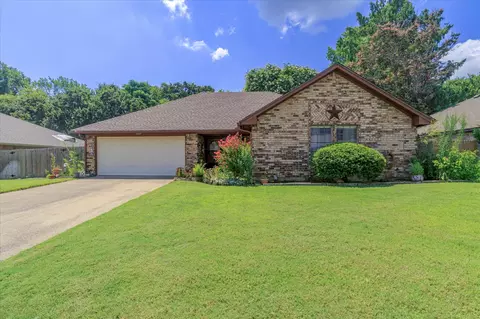 3307 Elkhart Ct, Arlington, TX 76016