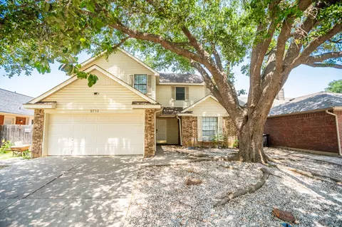 8713 Elbe Trl, Fort Worth, TX 76118