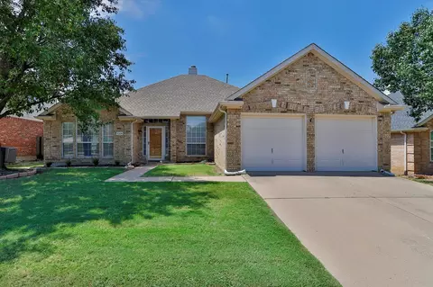 5324 Fox Run Dr, Watauga, TX 76137