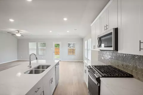 Kitchen - 2628 Rocket Bend Dr, Anna, TX 75409 photo 3 of 3