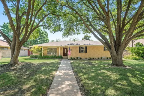 2514 Grasmere St, Garland, TX 75040
