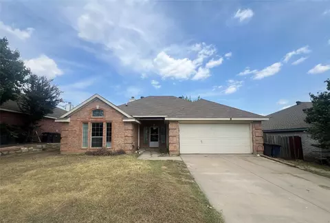 4804 Deal Dr, Fort Worth, TX 76135