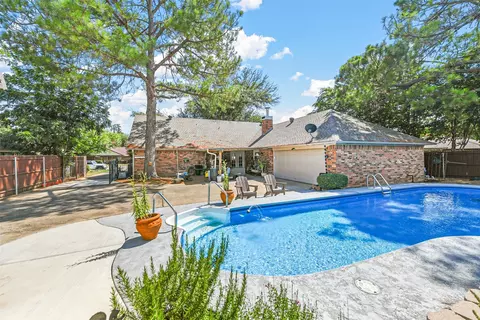 Exterior - 2317 E Windsor Dr, Denton, TX 76209 photo 5 of 5