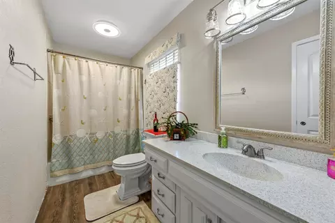 Bath - 2317 E Windsor Dr, Denton, TX 76209 photo 2 of 3