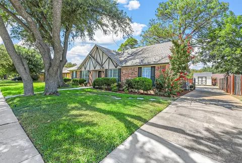 Exterior - 2317 E Windsor Dr, Denton, TX 76209 photo 2 of 5
