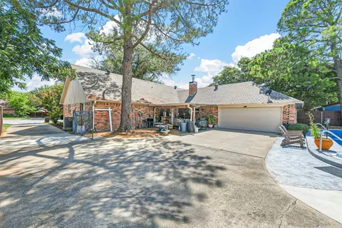 Exterior - 2317 E Windsor Dr, Denton, TX 76209 photo 3 of 5