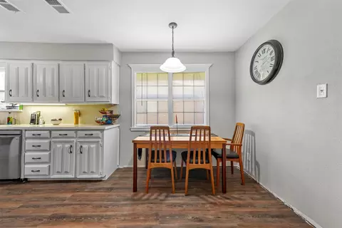 Dining - 2317 E Windsor Dr, Denton, TX 76209 photo 3 of 3