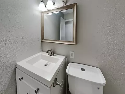 Bath - 3027 Baskin Dr, Lancaster, TX 75134 photo 2 of 3