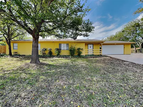 Exterior - 3027 Baskin Dr, Lancaster, TX 75134 photo 1 of 1