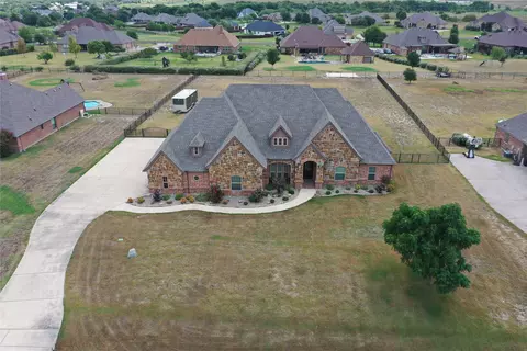 185 Creek Wood Dr, Aledo, TX 76008