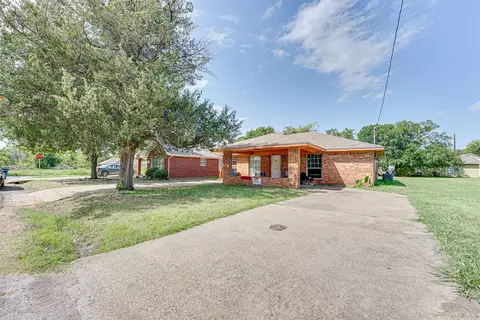 911 Merriot St, Ennis, TX 75119