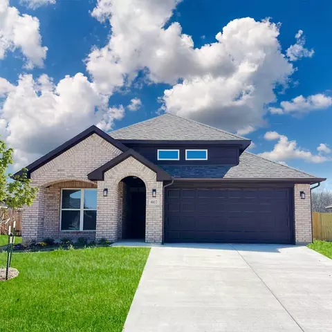 607 Nolan Dr, Sherman, TX 75092
