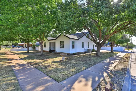 1989 Santos St, Abilene, TX 79605