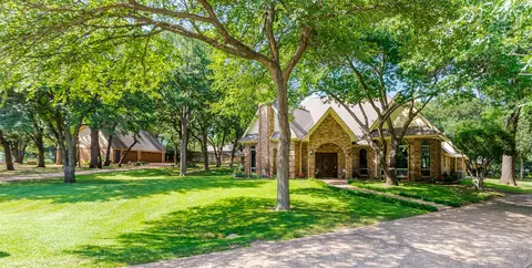 950 Ginger Ct, Southlake, TX 76092